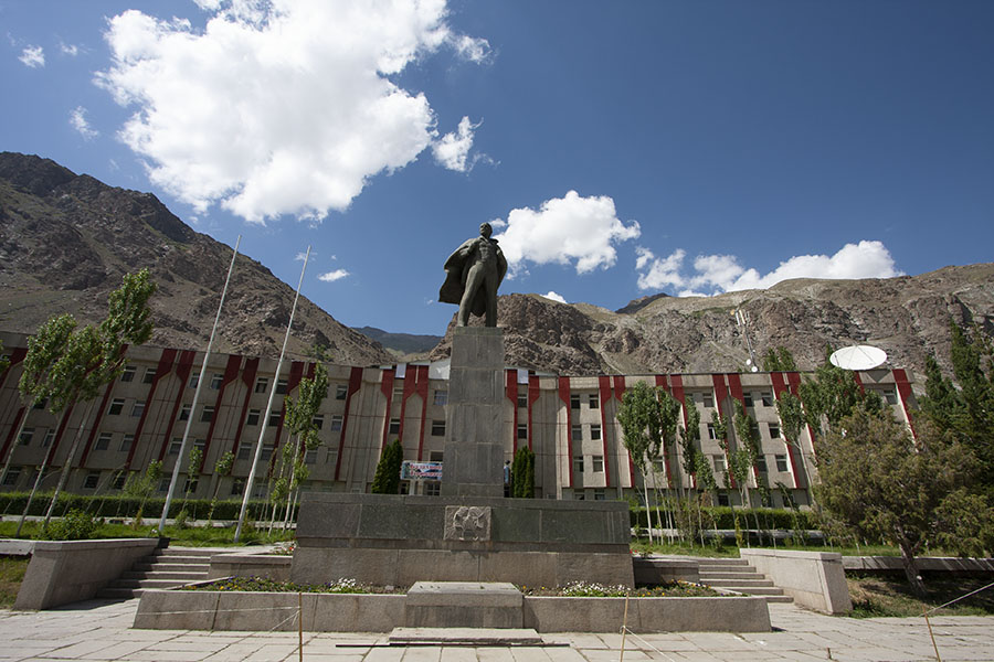 Standbeeld van Lenin bij het regionale museum van Khorog