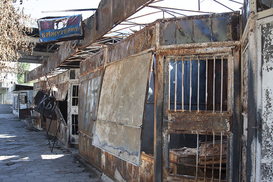 Uitgebrande winkels in Osh