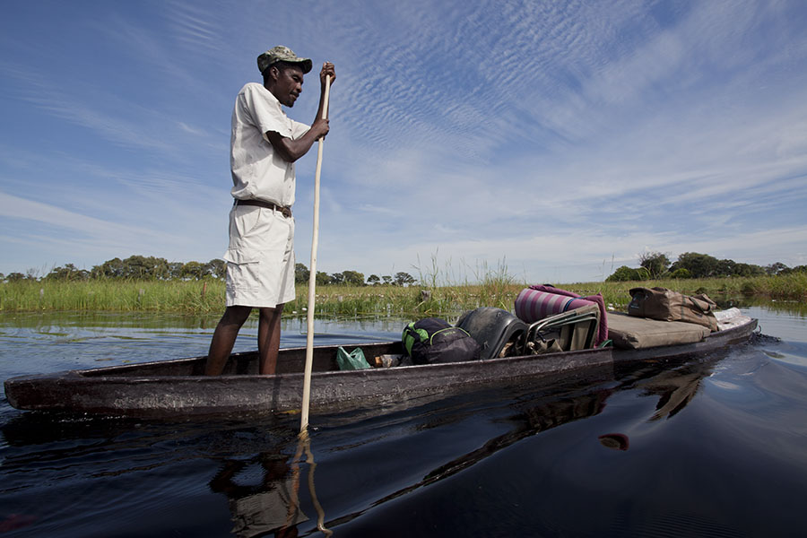 Met de mokoro door de Okavango Delta